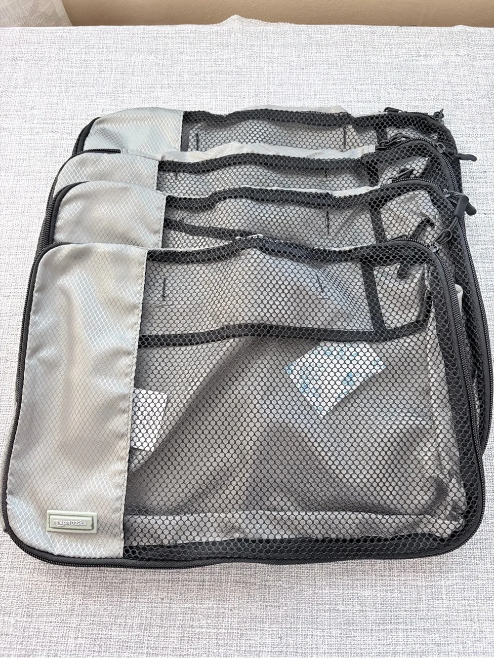 NWT 4-Piece Amazon Basics Size Medium Packing Cubes